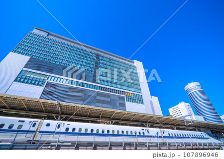 日本の横浜都市景観 明日へ・全国平均/5週連続減↓…新横浜駅と新幹線など…新時代へ… 日本の横浜都市景観 明日へ・全国平均/5週連続減↓…新横浜駅と新幹線など…新時代へ… 107896946