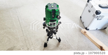 レーザー墨出し器 レーザー墨出し器 107900320