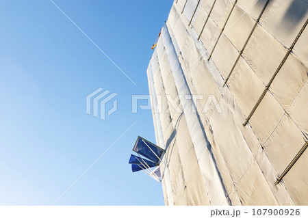 ビルの建設工事 ビルの建設工事 107900926