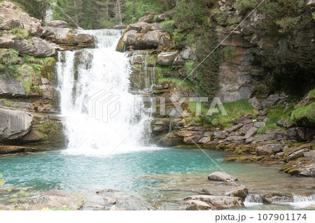 Soaso waterfall view, Ordesa valley, pyrenees, Spain Soaso waterfall view, Ordesa valley, pyrenees, Spain 107901174