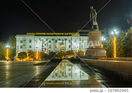 Russia. Dagestan. October 27, 2022. Night illumination of buildings on Lenin Square in Makhachkala. Russia. Dagestan. October 27, 2022. Night illumination of buildings on Lenin Square in Makhachkala. 107902905
