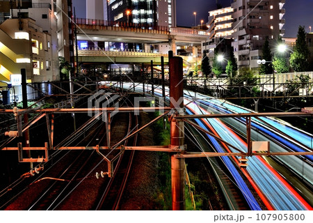 池袋 堀之内橋から見た池袋駅方面の鉄道の夜景 池袋 堀之内橋から見た池袋駅方面の鉄道の夜景 107905800