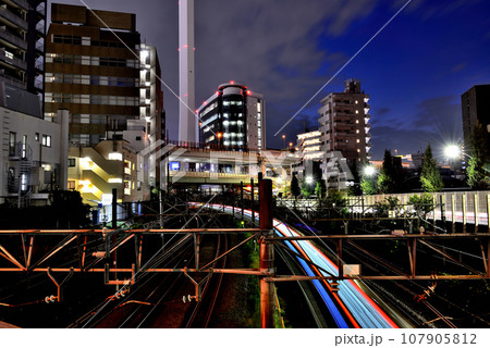 池袋　堀之内橋から見た池袋駅方面の鉄道の夜景 107905812