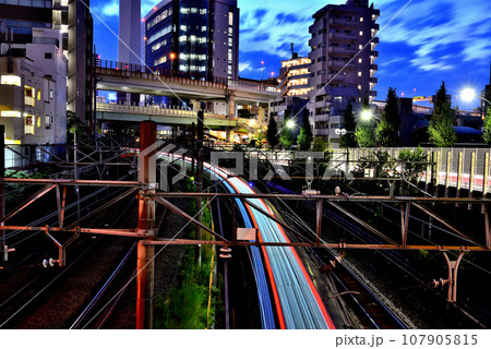 池袋 堀之内橋から見た池袋駅方面の鉄道の夜景 池袋 堀之内橋から見た池袋駅方面の鉄道の夜景 107905815