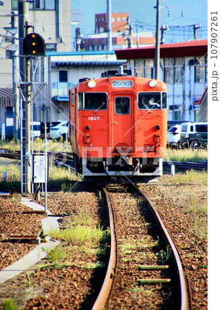 首都圏色を纏い北の大地を縦横無尽… 函館本線【函館駅】キハ40系 107907261