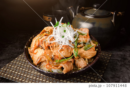 Stir-Fried Kimchi with Pork 107911448