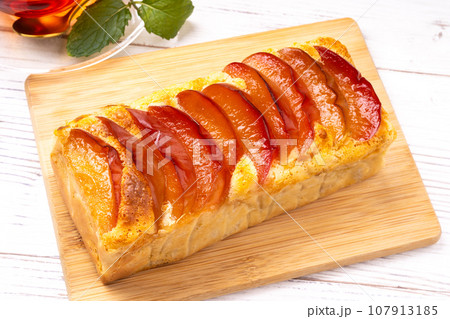 りんごのパウンドケーキ 107913185