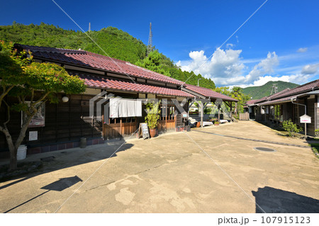 朝来市旧生野鉱山職員宿舎・管理棟(甲20号社宅)兵庫県朝来市生野町口銀谷 朝来市旧生野鉱山職員宿舎・管理棟(甲20号社宅)兵庫県朝来市生野町口銀谷 107915123