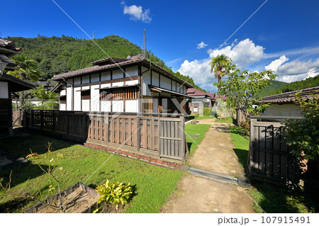 朝来市旧生野鉱山職員宿舎・甲8号棟（兵庫県朝来市生野町口銀谷） 107915491