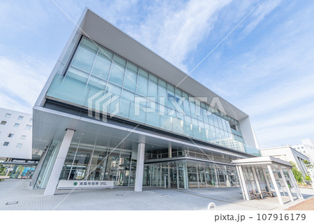 青森県青森市 晴天の青森市役所 青森県青森市 晴天の青森市役所 107916179