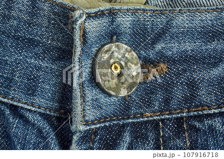 button on the jeans 107916718