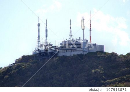函館市の発祥の地【函館西部地区】を麓に… 函館市内を一望に眺められる函館山・展望台 函館市の発祥の地【函館西部地区】を麓に… 函館市内を一望に眺められる函館山・展望台 107918871
