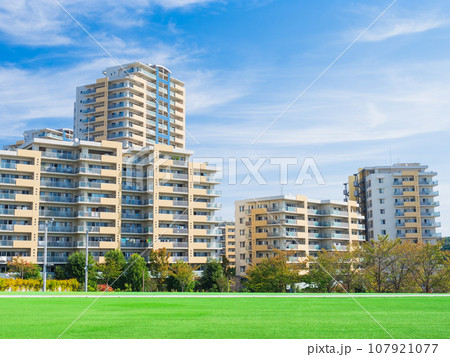 マンション・大型マンション・郊外の住宅地 イメージ マンション・大型マンション・郊外の住宅地 イメージ 107921077