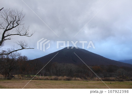 八甲田山近くの風景 107922398