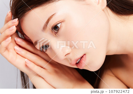ビューティー若い日本人女性　 107922472