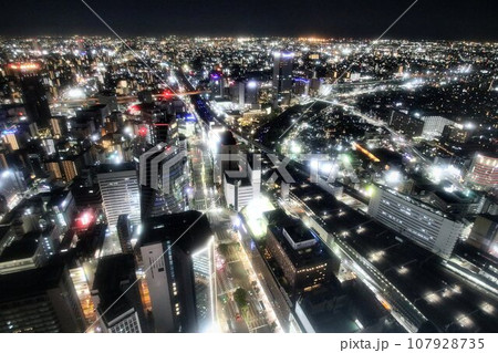 近未来的な大都会の夜景… 名古屋『名古屋駅』 107928735