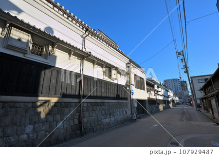 《愛知県》名古屋都市風景　四間道のレトロな町並み 107929487