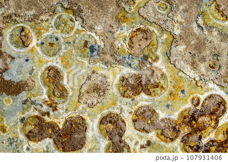 錆びた鉄板のイメージカット 107931406