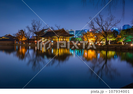 Gyeongbokgung Palace at night is beautiful, Seoul, South Korea. 107934001