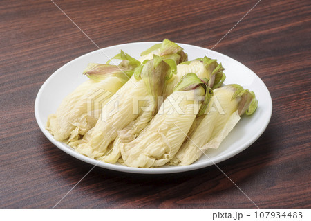 花オクラ 健康野菜 ヘルシー野菜 緑黄色野菜 食用花 夏野菜 花オクラ 健康野菜 ヘルシー野菜 緑黄色野菜 食用花 夏野菜 107934483