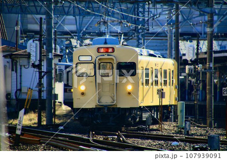 私鉄界の103系…セージクリーム色の東武8000系8111F 私鉄界の103系…セージクリーム色の東武8000系8111F 107939091