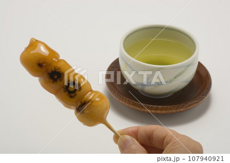 みたらし団子とお茶 みたらし団子とお茶 107940921