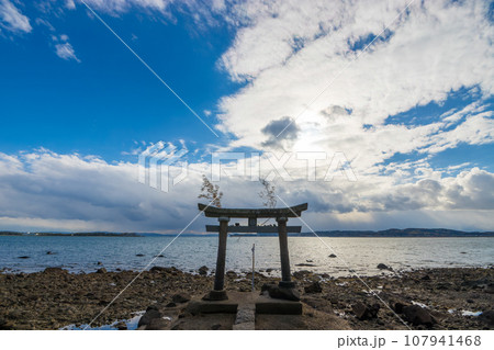 海と鳥居（大分県杵築市） 107941468