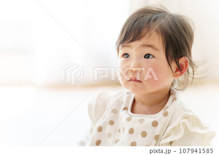 赤ちゃんのポートレート 107941585