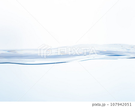 水　流れ　水面　流動　 107942051