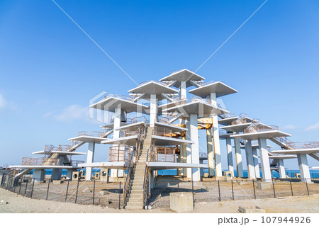 「千葉県」富津岬にある明治百年記念展望台 107944926