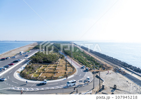 「千葉県」富津岬にある明治百年記念展望塔から眺める風景 「千葉県」富津岬にある明治百年記念展望塔から眺める風景 107945218