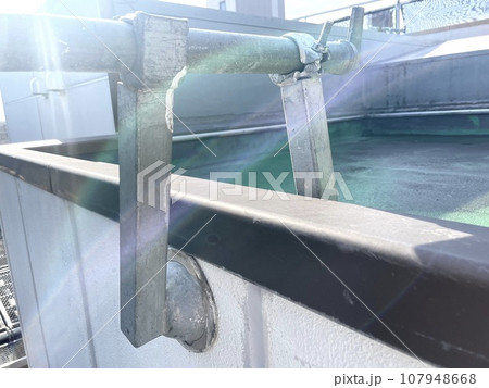 足場の倒壊、揺れ防止に挟み込み控え 足場の倒壊、揺れ防止に挟み込み控え 107948668