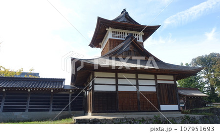 高岡の国宝・勝興寺の鼓堂 107951693