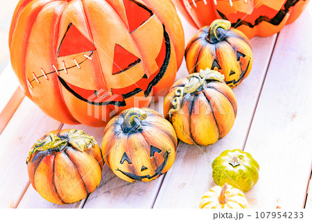 ハロウィンの飾り付けのイメージ 107954233