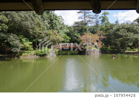 松江楽山公園の池の景色 107954428