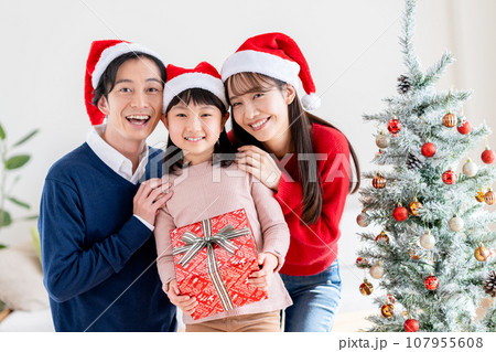クリスマスプレゼント クリスマスプレゼント 107955608