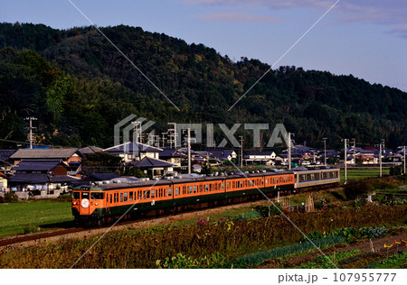 2002年 山陰線を走る113系普通電車6両 2002年 山陰線を走る113系普通電車6両 107955777