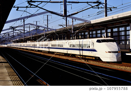 2002年 山陽新幹線300系F6編成ひかり 2002年 山陽新幹線300系F6編成ひかり 107955788