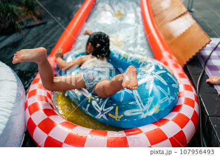 5 years old 5 years old 107956493