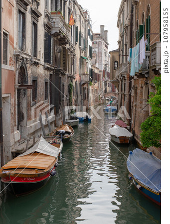 イタリア旅行 歴史的建造物と街並み イタリア旅行 歴史的建造物と街並み 107958155