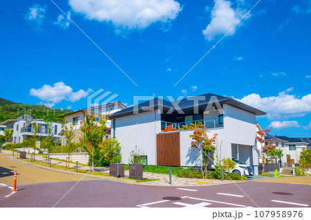 電柱のない閑静な街 107958976