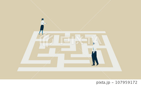 迷路で迷う男性と女性。 迷路で迷う男性と女性。 107959172