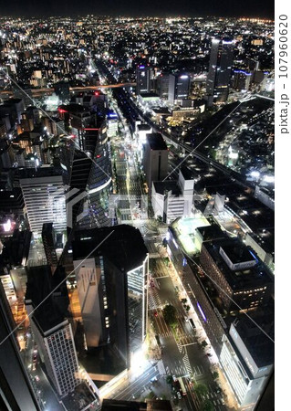 近未来的な大都会の夜景… 名古屋『名古屋駅』 近未来的な大都会の夜景… 名古屋『名古屋駅』 107960620