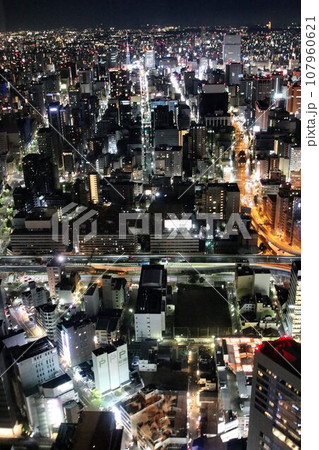 近未来的な大都会の夜景… 名古屋『名古屋駅』 107960621