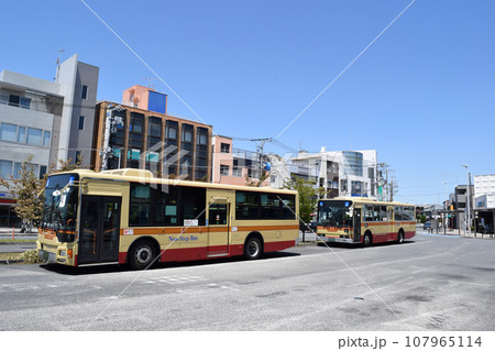 神奈川県藤沢市 長後駅西口の街並み 107965114
