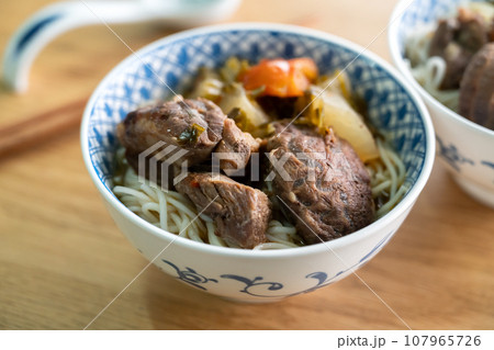 牛肉 ビーフ ヌードル 107965726