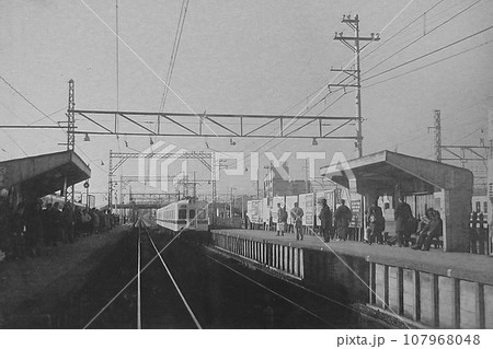 1973年1月3日の小田急海老名駅です、NSEの展望席から撮影、画質が荒いです 1973年1月3日の小田急海老名駅です、NSEの展望席から撮影、画質が荒いです 107968048