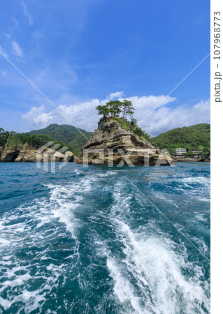 静岡西伊豆_堂ヶ島クルーズの絶景風景 107968773