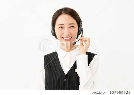 制服の女性 ビジネス オペレーター 制服の女性 ビジネス オペレーター 107969522