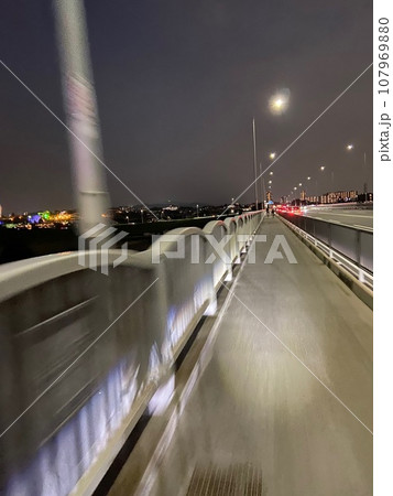 歩道 歩道 107969880